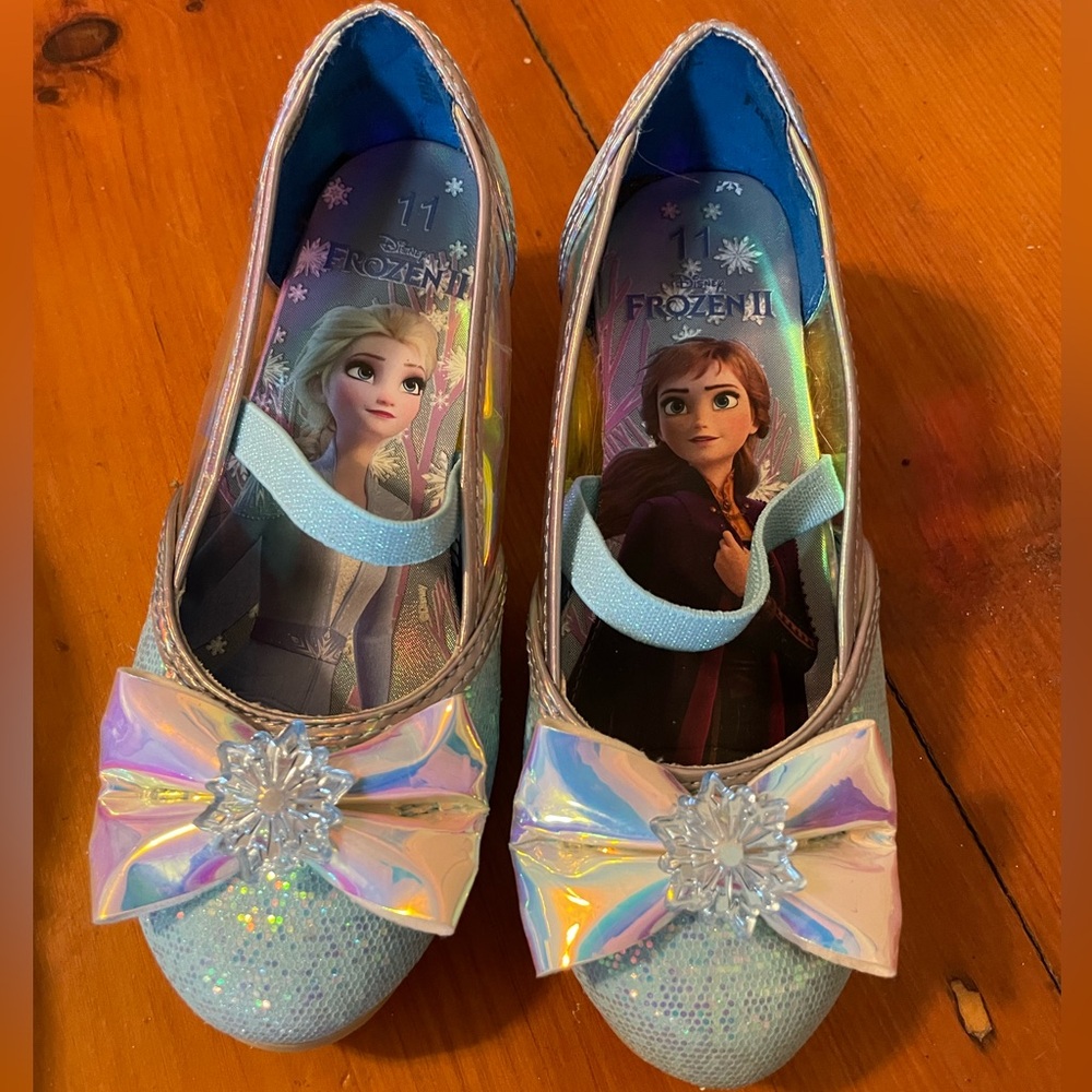 Frozen II Girls' Sparkly Shoes with Bow